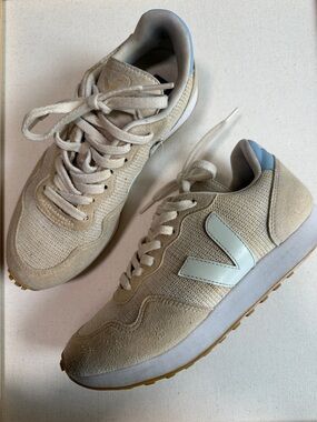 Veja Beige and Light Blue Retro Runner Sneakers